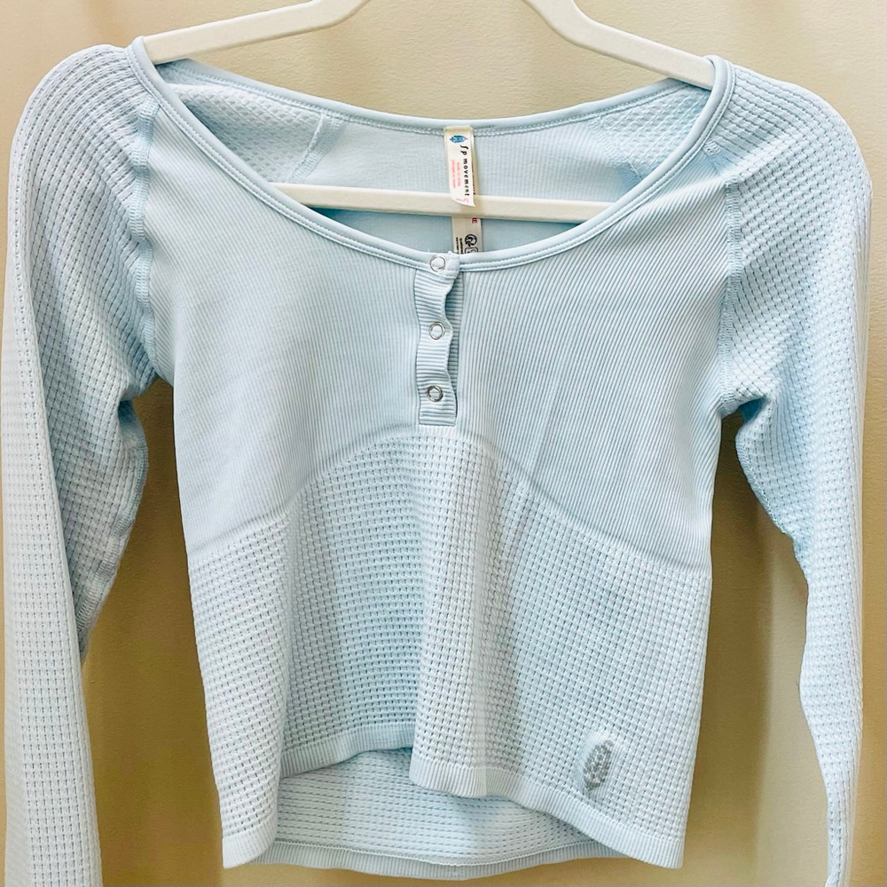 Free People FP Movement Bail Out Long Sleeve Layering Top Light Blue M/L NWT - Picture 4 of 5